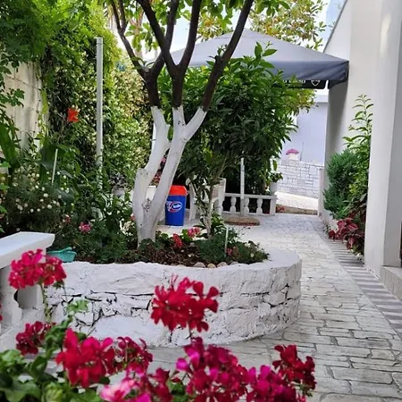 Ori Guest house Ksamil