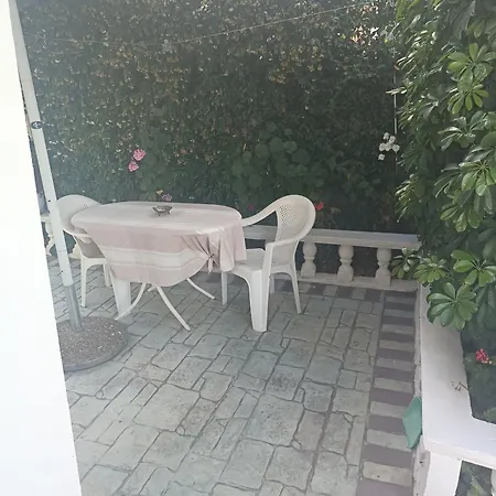 Ori Guest house Ksamil
