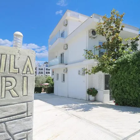 Ori Πανσιόν 3*