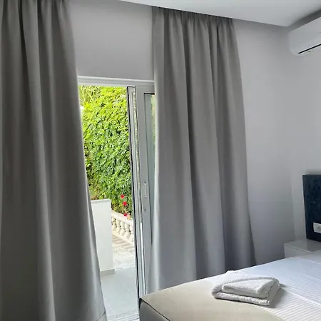 Πανσιόν Ori *